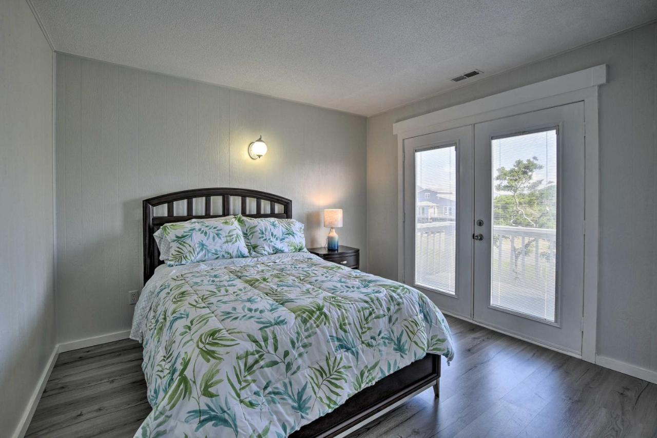 Oak Island Beach Abode With Deck Walk To Shore! Exterior foto